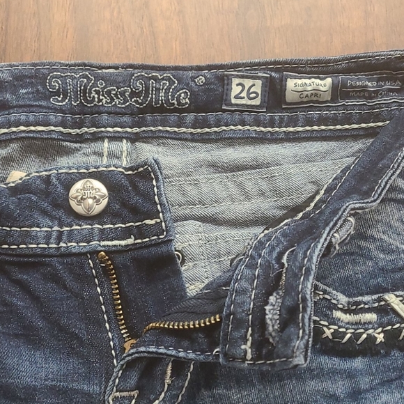 Miss Me Capris 26 - Picture 1 of 3